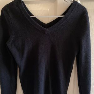 Double V sweater